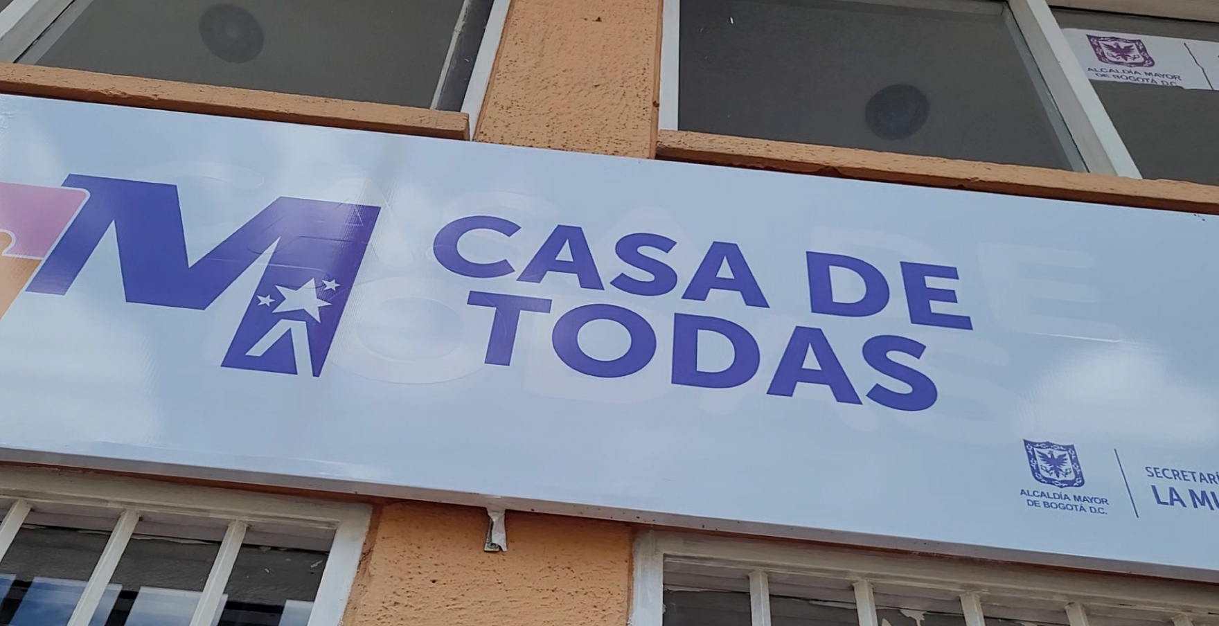 Fachada casa de todas
