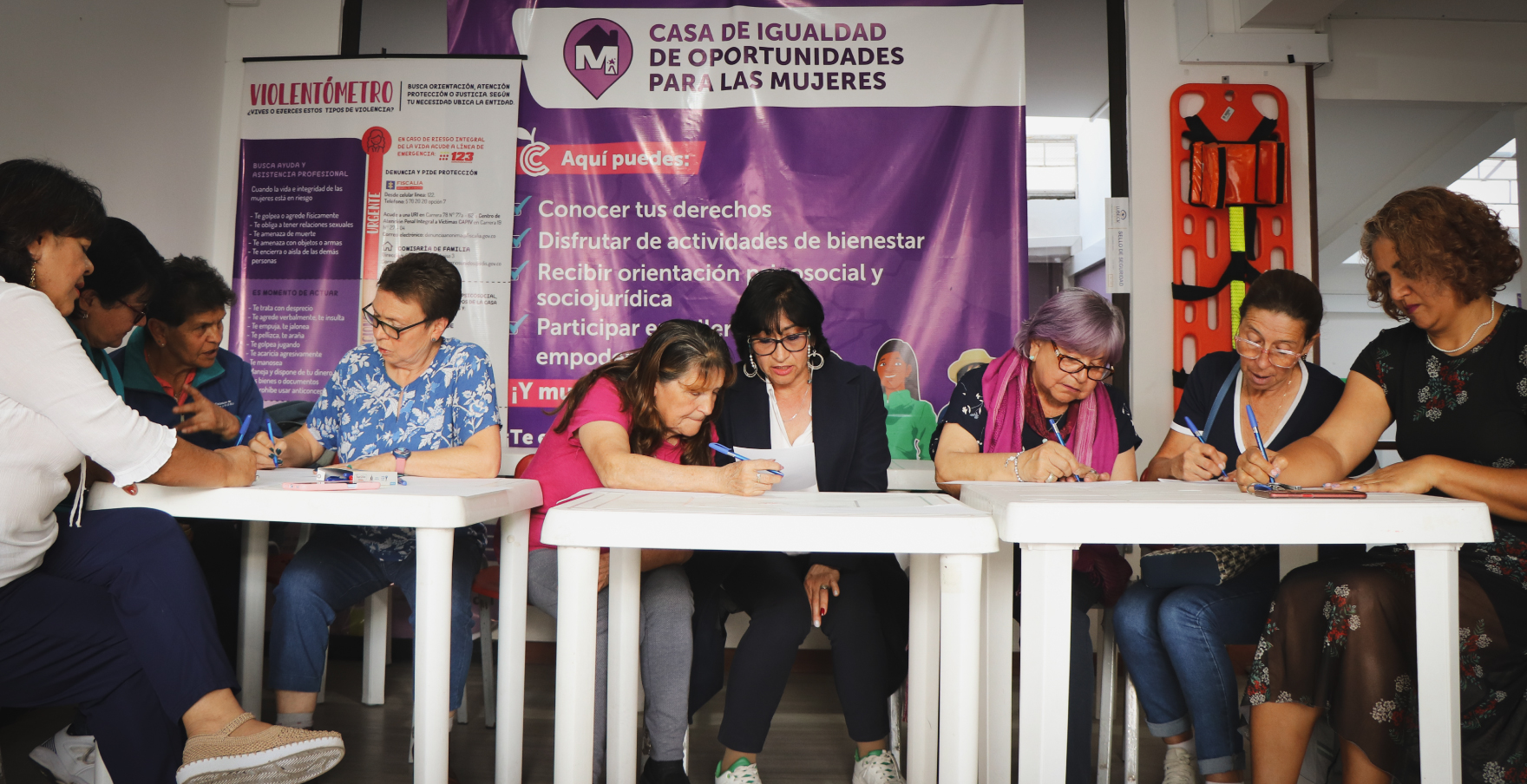 Mujeres en servicios de CIOM