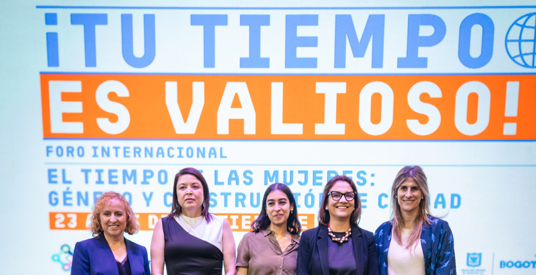 Panelistas del foro