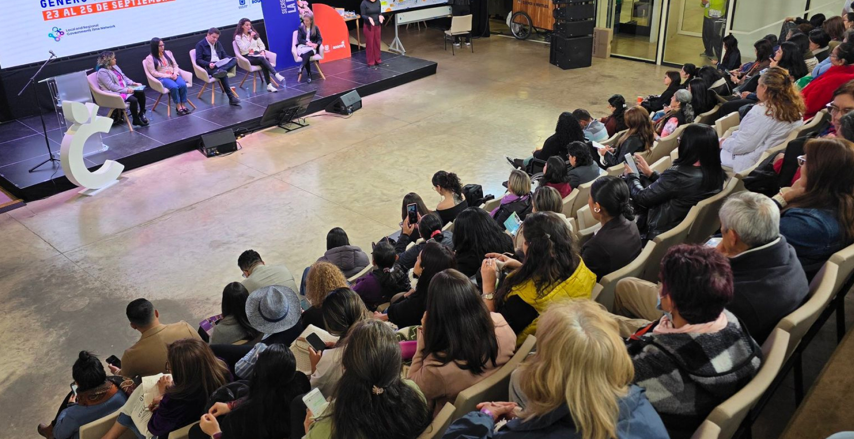 Asistentes al foro