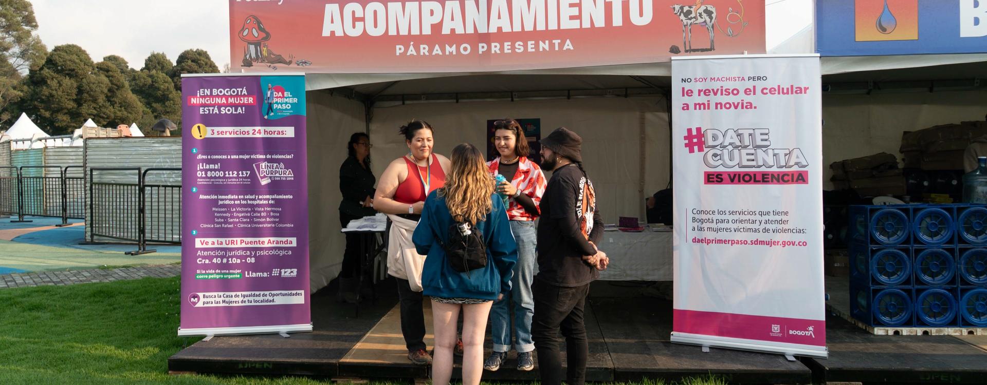 Punto de información de SDMujer en Festival "Todas a todo Volumen"
