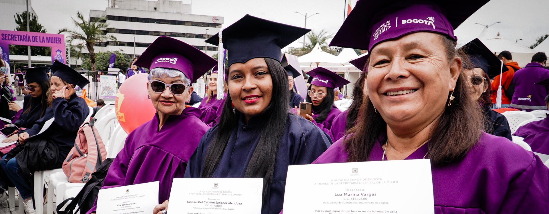 Mujeres graduadas