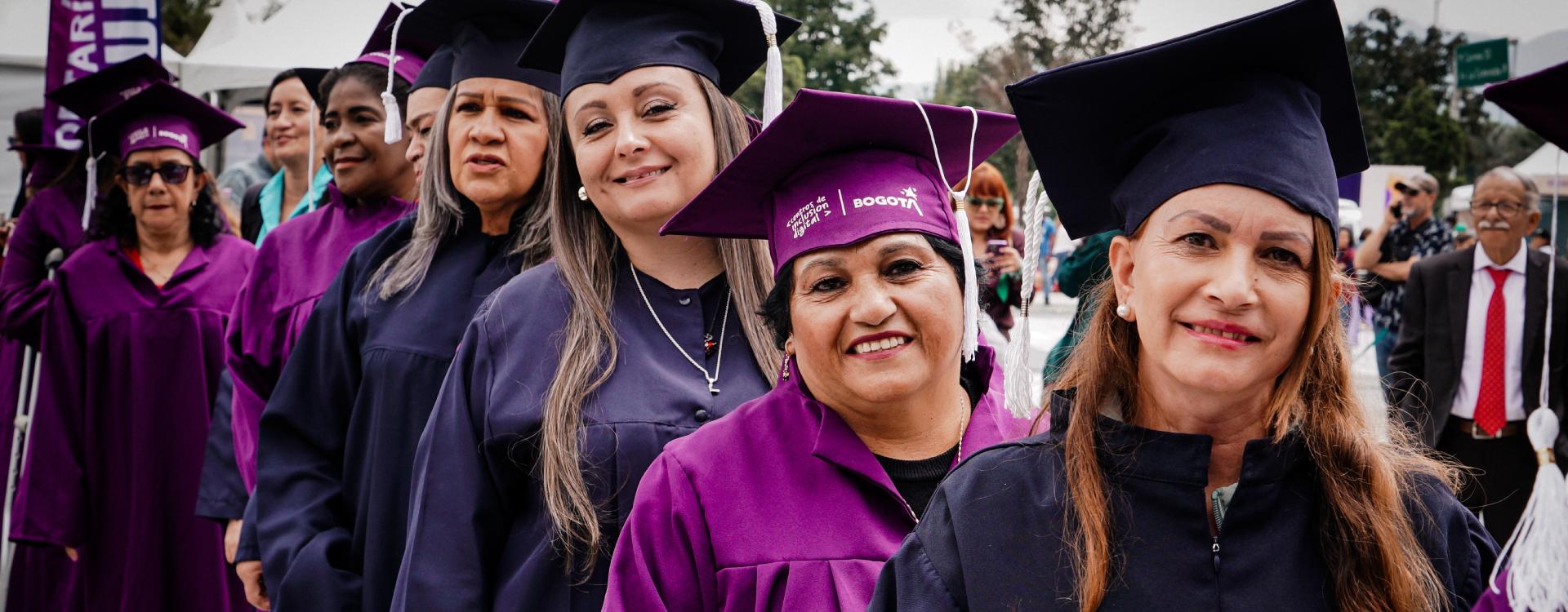 Mujeres graduadas