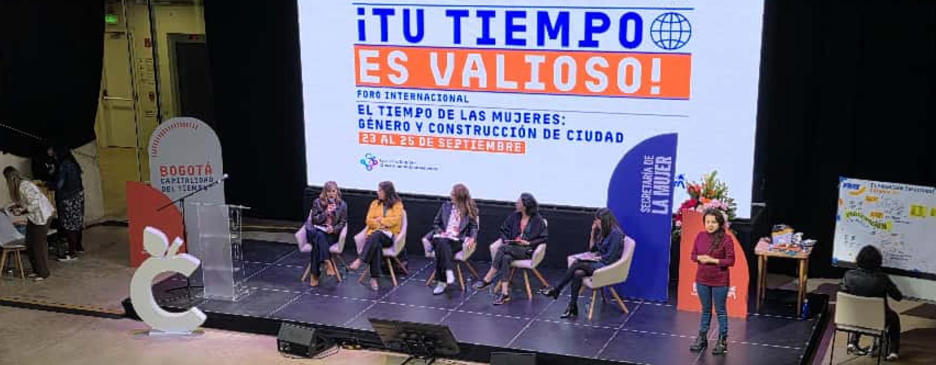 Panelistas del foro