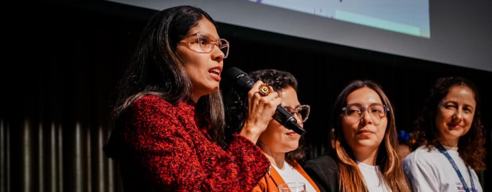 Mujeres migrantes