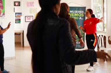Mujeres realizando actividad fisica