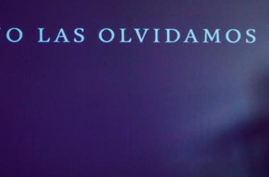 Mujer tocando violín