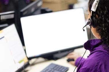 Funcionaria de línea 195