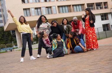 Mujeres sonriendo 
