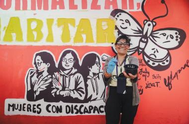 El mural Mi cuerpo es diversidad y autonomía fue creado por mujeres con discapacidad durante el proceso de formación desarrollado por la Secretaría Distrital de la Mujer y el PNUD.